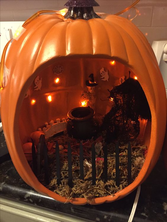 Halloween Pumpkin Diorama