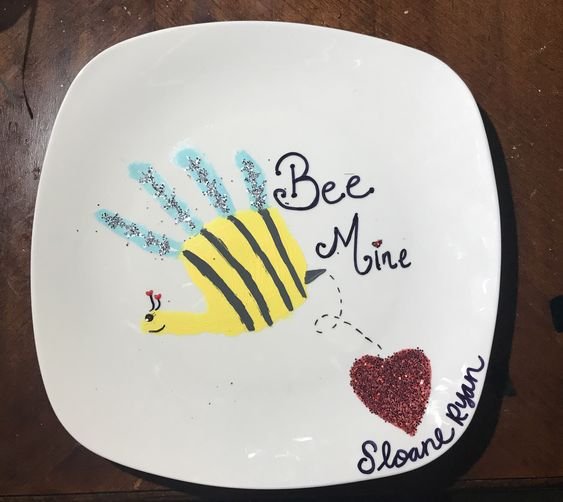 How to Make a Valentines Day Handprint Plate