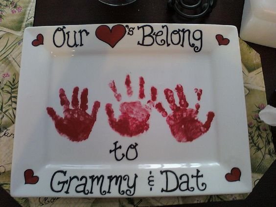 How to Make a Valentines Day Handprint Plate